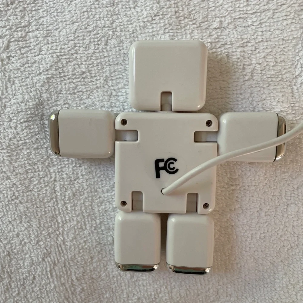 PWC 4 Port USB 2.0 High Speed Hub for PC Laptop Doll Man White